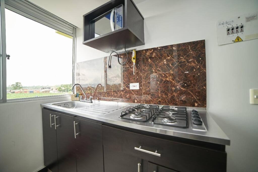 מונטנגרו Apartamento Cerca Parque Del Cafe Con Piscina מראה חיצוני תמונה