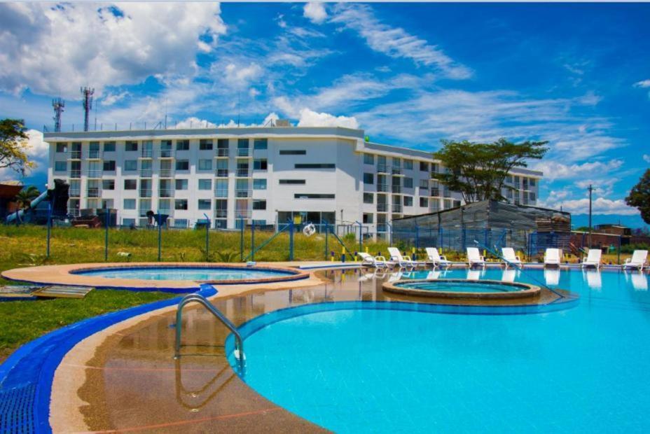 מונטנגרו Apartamento Cerca Parque Del Cafe Con Piscina מראה חיצוני תמונה